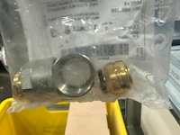 Partij sanitaire aansluitingen - afbeelding 6 van  6