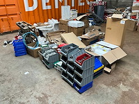 Partij sanitaire benodigdheden - afbeelding 1 van  46