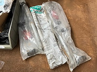 Partij sanitaire benodigdheden - afbeelding 25 van  46