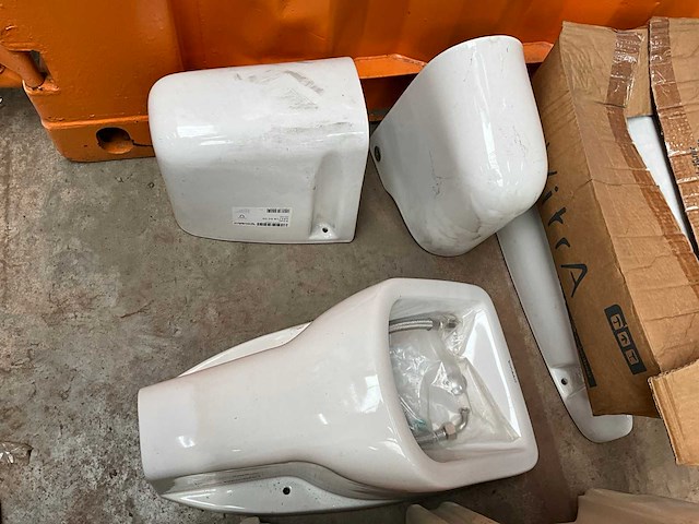 Partij sanitaire benodigdheden - afbeelding 23 van  46