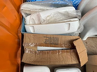 Partij sanitaire benodigdheden - afbeelding 42 van  46