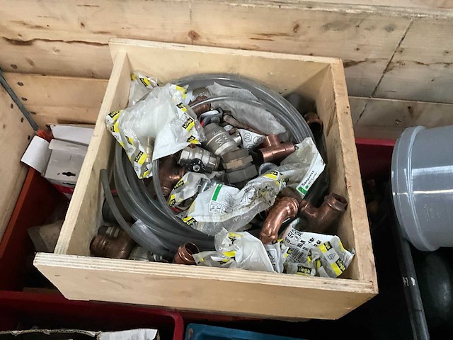 Partij sanitaire koppelingen - afbeelding 3 van  6