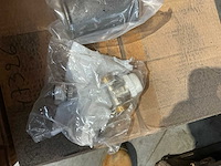 Partij sanitaire koppelstukken en accessoires - afbeelding 2 van  3