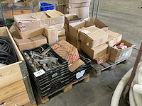 Partij sanitaire toebehoren - afbeelding 8 van  8