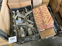 Partij sanitaire toebehoren - afbeelding 1 van  8