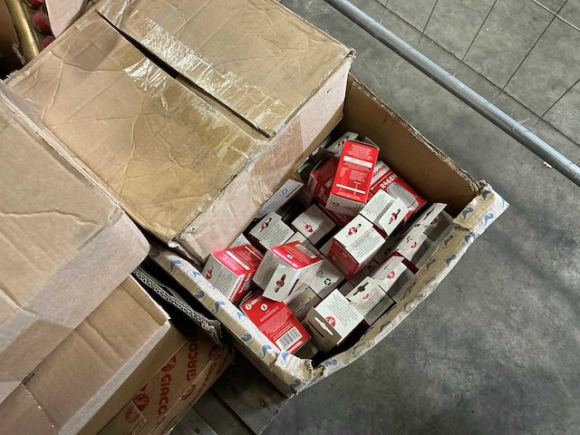 Partij sanitaire toebehoren - afbeelding 5 van  8