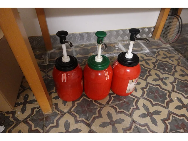 Partij sauspompen en dispensers - afbeelding 2 van  13