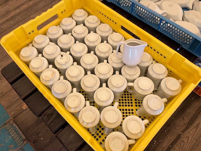 Partij schaaltjes en kannetjes - afbeelding 2 van  2