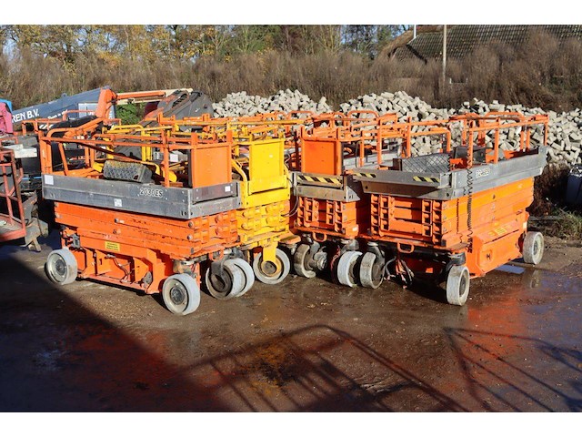 Partij schaarliften jlg 6 stuks - afbeelding 1 van  1