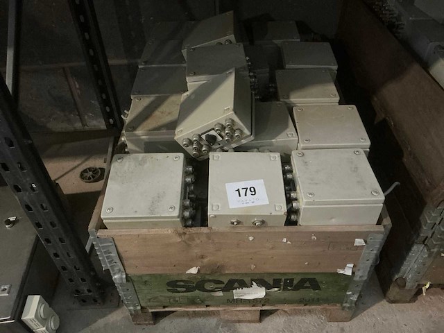 Partij schakeldozen - afbeelding 1 van  5