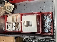 Partij schakelkast- en besturingscomponenten - afbeelding 31 van  52