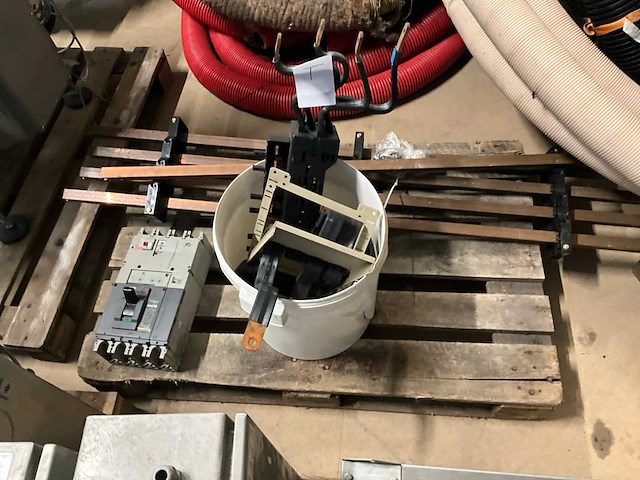 Partij schakelkasten - afbeelding 5 van  15