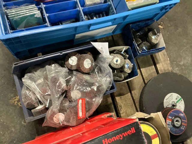 Partij schijf- en lamellenborstels - afbeelding 1 van  5