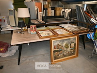 Partij schilderijen + lampen