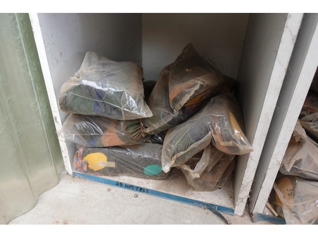 Partij schoenen - afbeelding 6 van  16