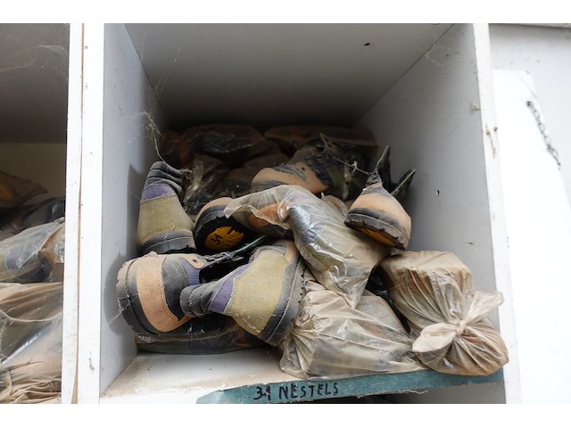 Partij schoenen - afbeelding 8 van  16