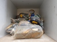 Partij schoenen - afbeelding 11 van  16