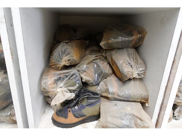 Partij schoenen - afbeelding 14 van  16