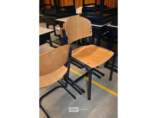 Partij schoolmeubilair - afbeelding 5 van  10