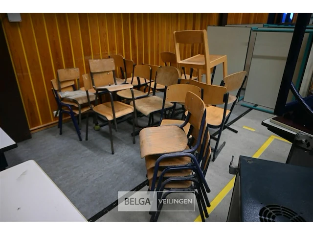 Partij schoolmeubilair - afbeelding 9 van  10