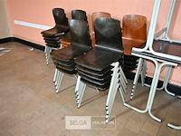 Partij schooltafeltjes + stapelstoelen - afbeelding 4 van  5