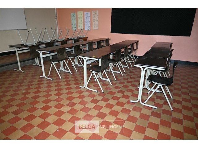 Partij schooltafeltjes + stapelstoelen - afbeelding 1 van  6