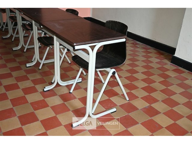 Partij schooltafeltjes + stapelstoelen - afbeelding 2 van  6