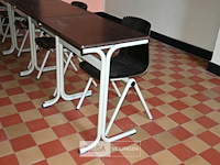 Partij schooltafeltjes + stapelstoelen - afbeelding 2 van  6