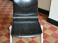 Partij schooltafeltjes + stapelstoelen - afbeelding 5 van  6