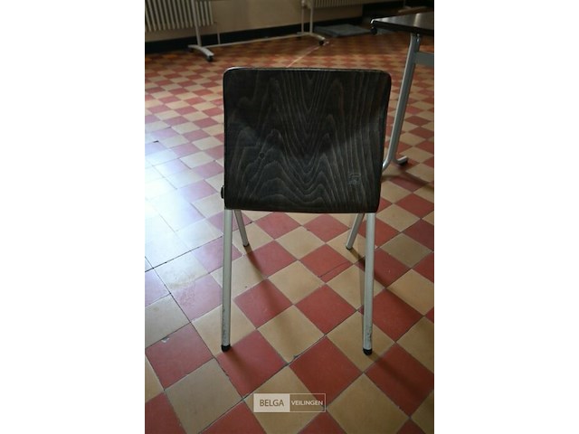 Partij schooltafeltjes + stapelstoelen - afbeelding 6 van  6