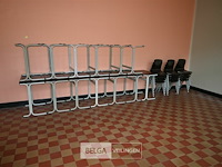 Partij schooltafeltjes + stapelstoelen - afbeelding 1 van  6