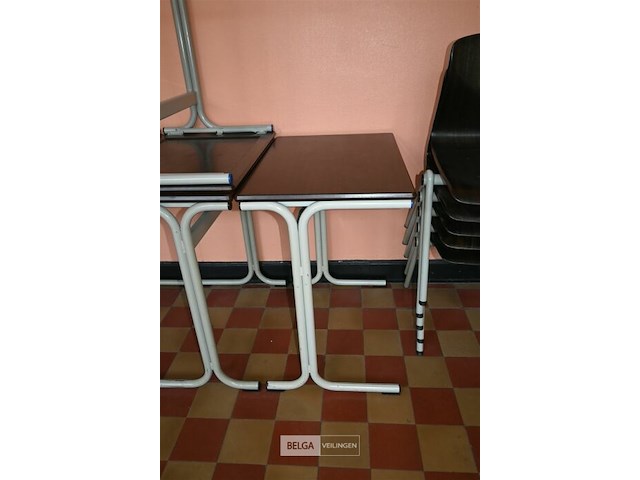 Partij schooltafeltjes + stapelstoelen - afbeelding 2 van  6