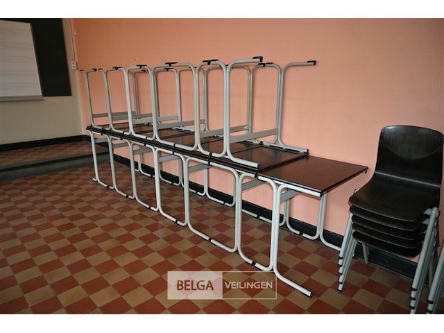 Partij schooltafeltjes + stapelstoelen - afbeelding 4 van  6