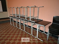 Partij schooltafeltjes + stapelstoelen - afbeelding 4 van  6