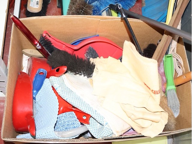 Partij schoonmaak - afbeelding 3 van  5