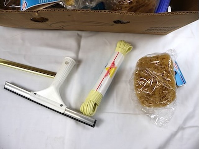 Partij schoonmaak - afbeelding 2 van  7