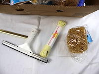 Partij schoonmaak - afbeelding 2 van  7