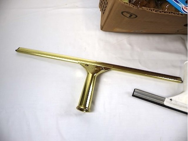 Partij schoonmaak - afbeelding 3 van  7