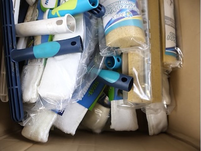 Partij schoonmaak - afbeelding 4 van  7