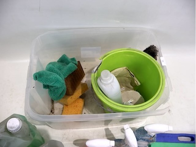 Partij schoonmaak - afbeelding 5 van  5