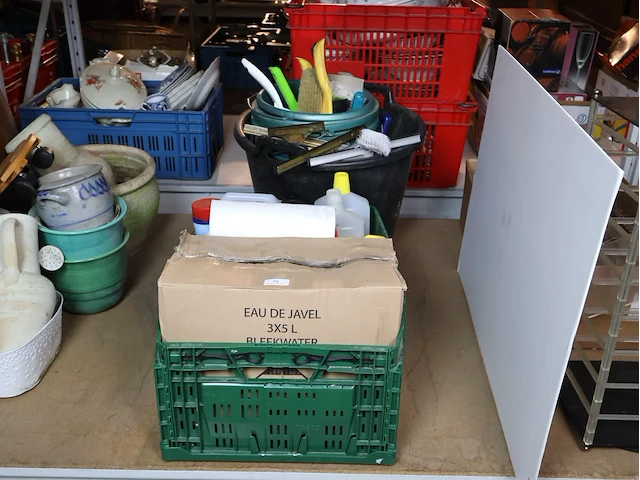 Partij schoonmaak - afbeelding 1 van  4