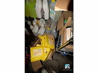 Partij schoonmaakmiddelen - afbeelding 2 van  8