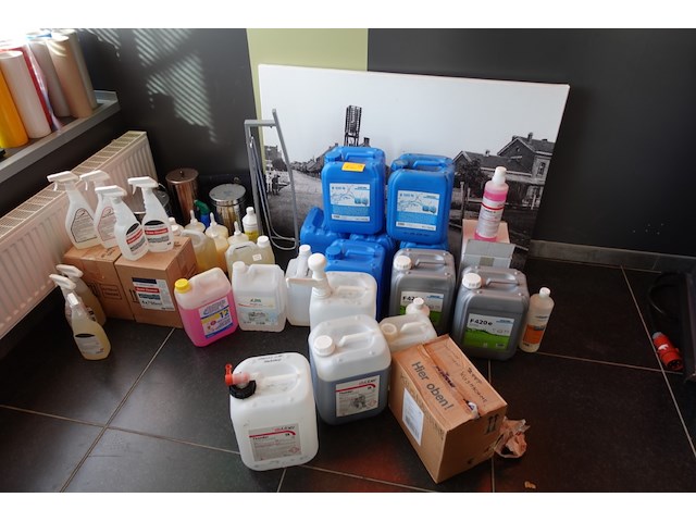 Partij schoonmaak/onderhoudsproducten - afbeelding 1 van  7