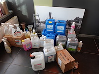 Partij schoonmaak/onderhoudsproducten - afbeelding 1 van  7