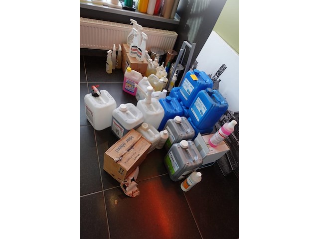 Partij schoonmaak/onderhoudsproducten - afbeelding 2 van  7