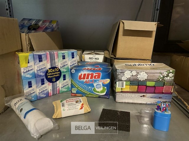 Partij schoonmaakproducten - afbeelding 2 van  5