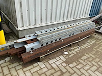 Partij schragen en oude metalen - afbeelding 4 van  11