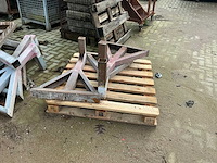 Partij schragen en oude metalen - afbeelding 8 van  11
