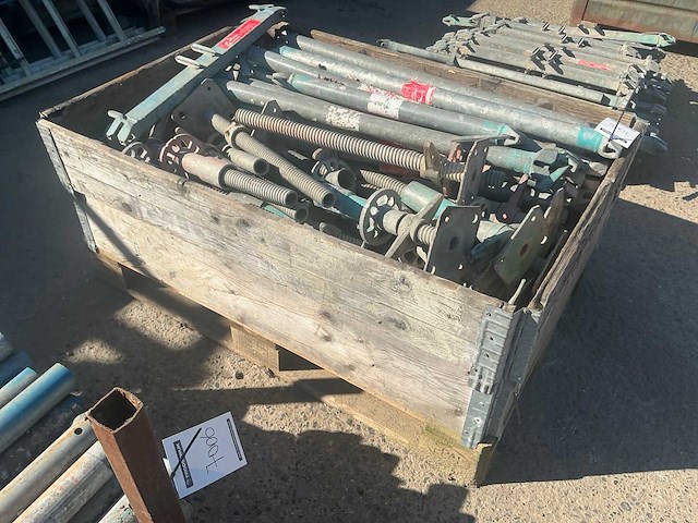 Partij schroefspindels en liggers - afbeelding 3 van  3