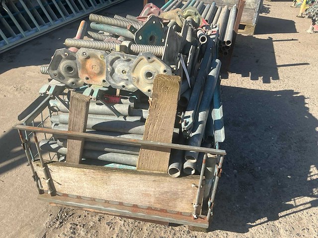 Partij schroefspindels en liggers - afbeelding 3 van  3